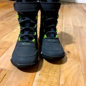 ￼Little Kids’ Size 7 Merrell Snow Boots